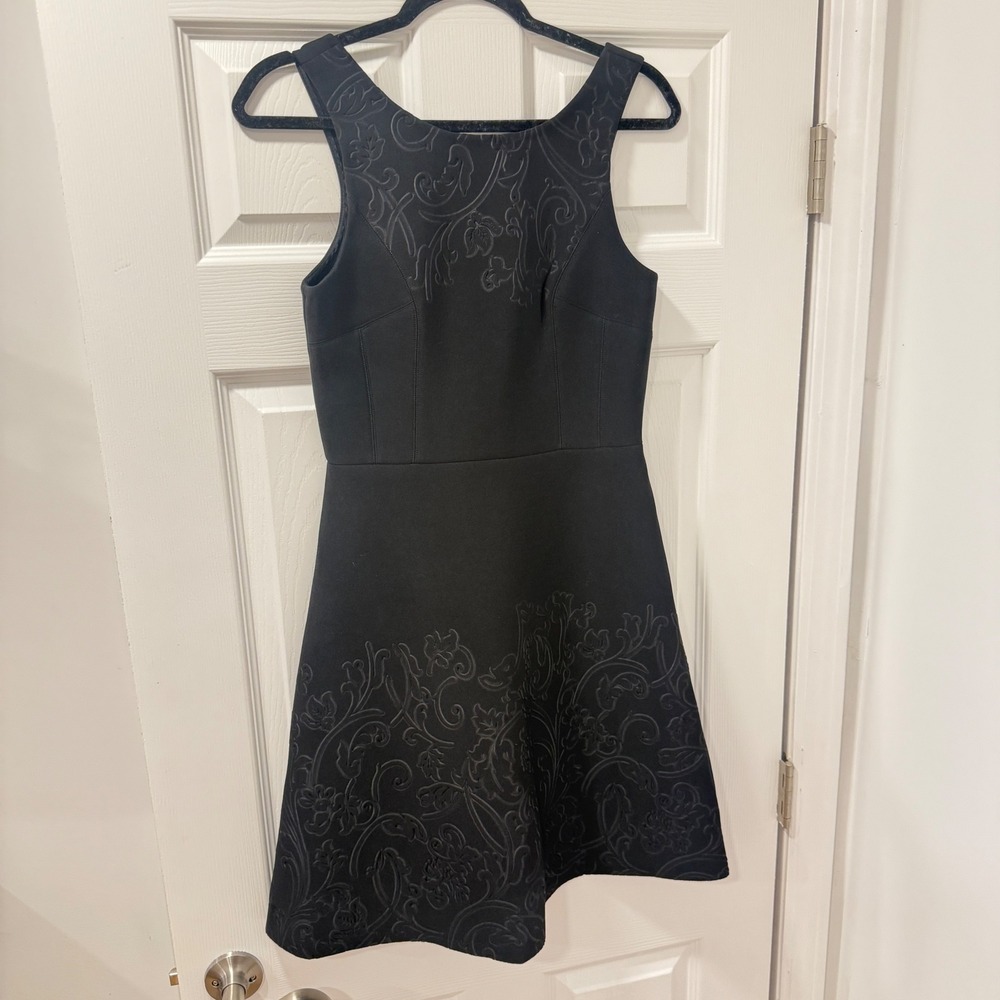 Vera Wang Black Jacquard‎ Fit Flare Dress Size 4 Sleeveless Zipper Detail